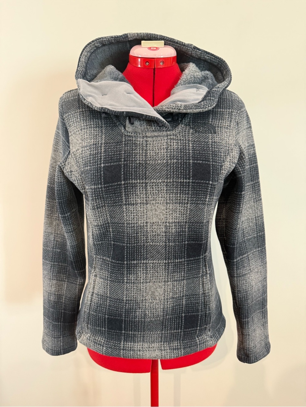 The North Face Crescent Pullover Hoodie in Navy/Gray Plaid - Size XS